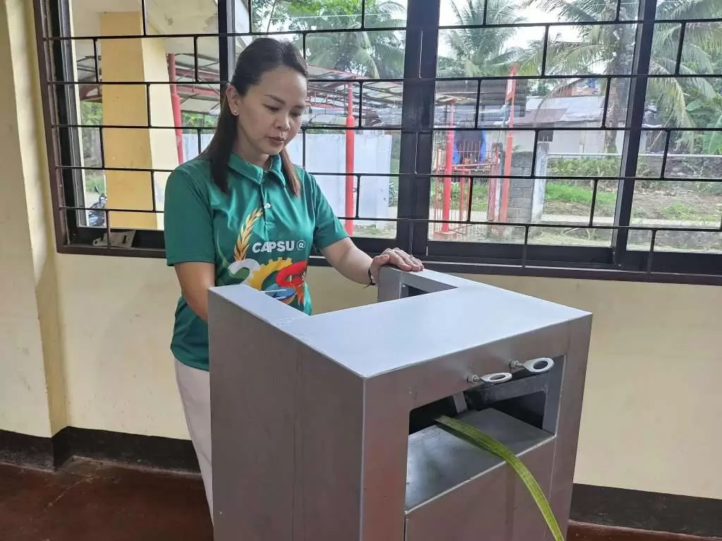 Fiber XMach pineapple fiber extractor developed by Monalyn Oloroso